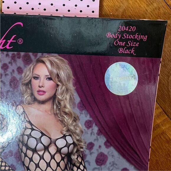 Seven 'til Midnight Bold Fishnet Bodystocking Long Sleeve 20420 One Size Black - Picture 3 of 6